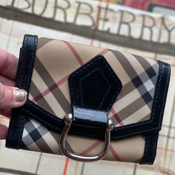 BURBERRY NOVA CHECK Bifold Wallet w/front pouchPVC/Black Patent🔥Italy🇮🇹🔥EUC! - Picture 4 of 17